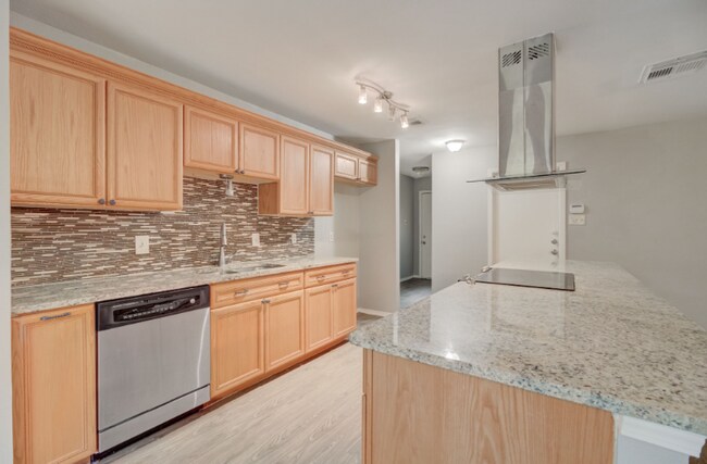 13614 Larkbrook St, San Antonio, TX 78233 - photo 6