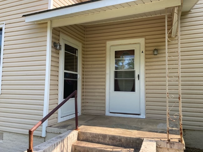 307 Montgomery St unit A, Troy, AL 36081 - photo 3