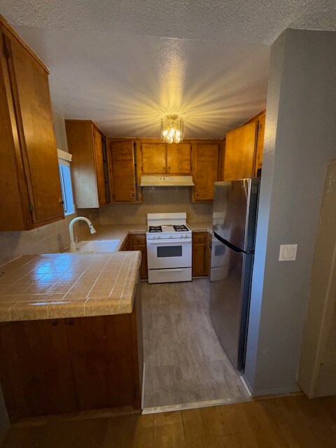 14732 Burbank Blvd unit 14732-A, Los Angeles, CA 91411 - photo 6