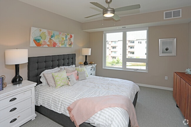 1BR, 1BA, Model, Sonoma - 847SF