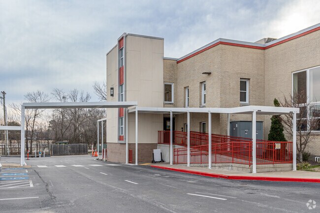 LISA Academy Springdale has a student-teacher ratio of 14 to 1.