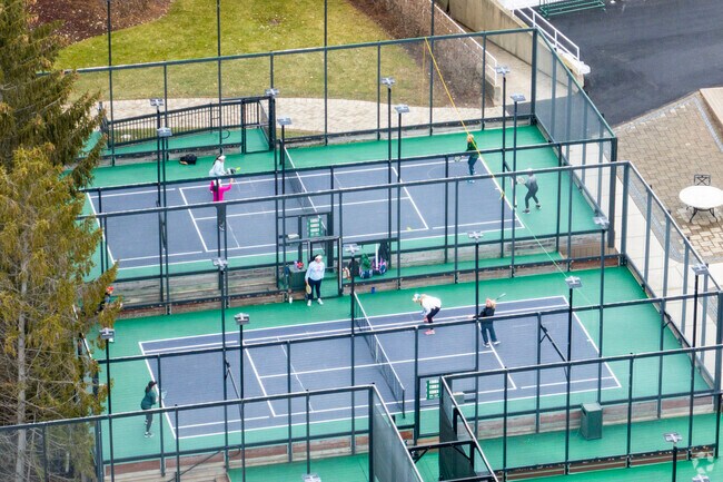 The Indian Hill Club host an active Pickle Ball league.