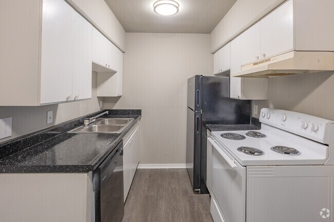 Emerald Greens, Norman, OK 73072 - photo 2