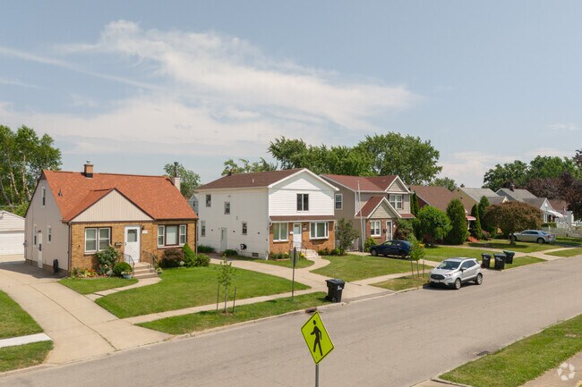 The median lot size in Kenilworth is 5200 square feet.