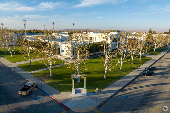 Taft Union High School
Public High School
Taft, CA
