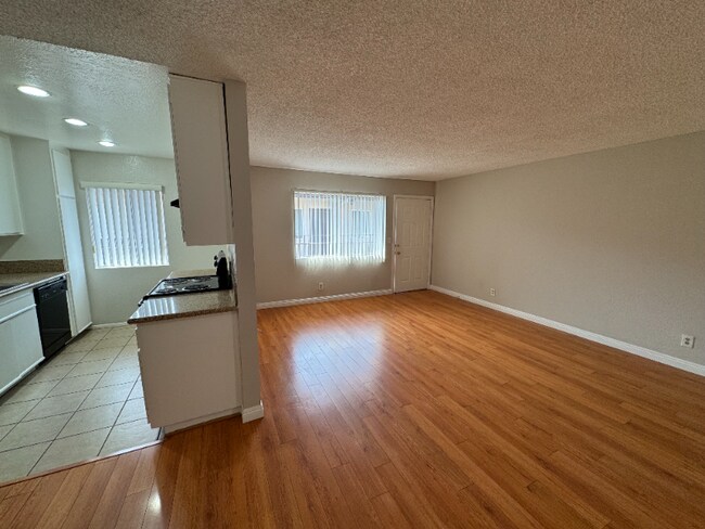 626 E Verdugo Ave unit T, Burbank, CA 91501 - photo 6