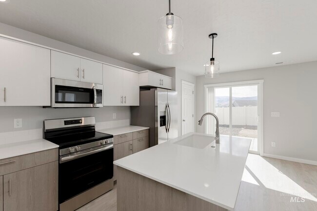 109 Bighorn St, Horseshoe Bend, ID 83629 - photo 5