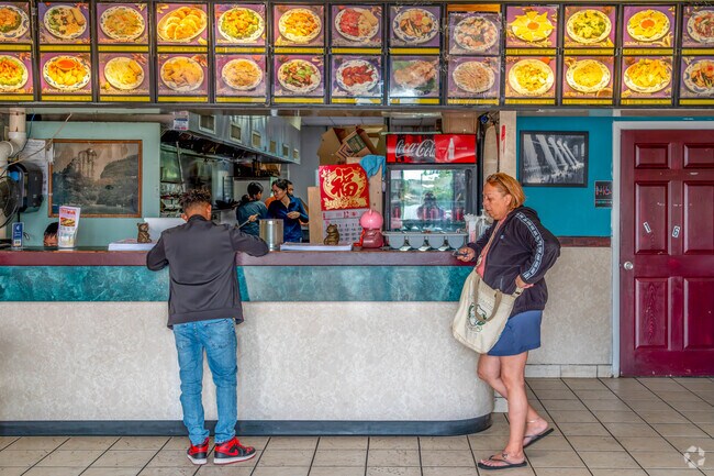 First Wok features New York style Chinese food at affordable prices.