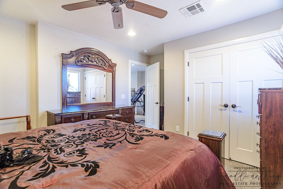 325 N Red Stone Rd unit 201, Washington, UT 84780 - photo 1