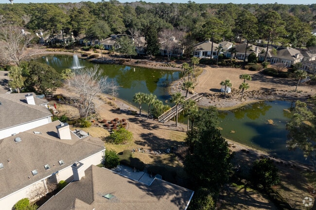 Hilton Head Plantation has pondside living available to home buyers.