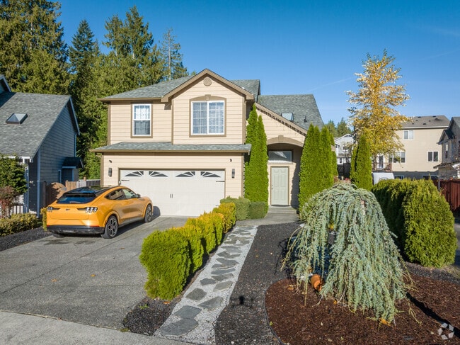 Everett Mall South is a peaceful suburban town that's perfect for commuters.