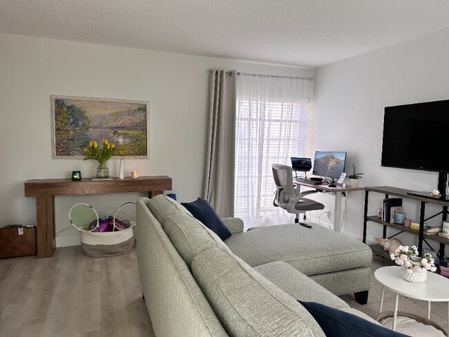 Leisure Gardens unit 330C, Pompano Beach, FL 33062 - photo 7