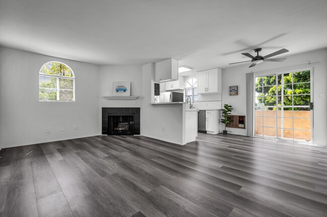 2400 Walnut Ave unit 6, Venice, CA 90291 - photo 7