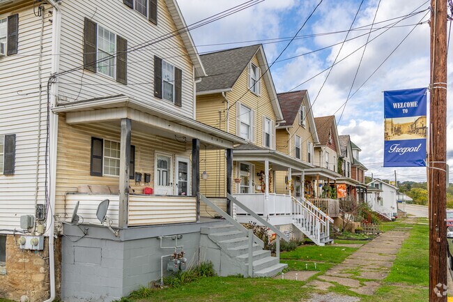 American foursquare homes are some of the most common found in Freeport.
