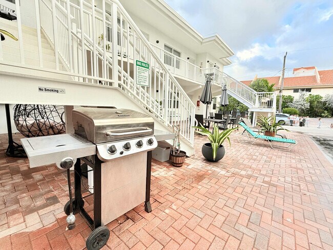 322 Oregon St unit FL2-ID1034666P, Hollywood, FL 33019 - photo 7
