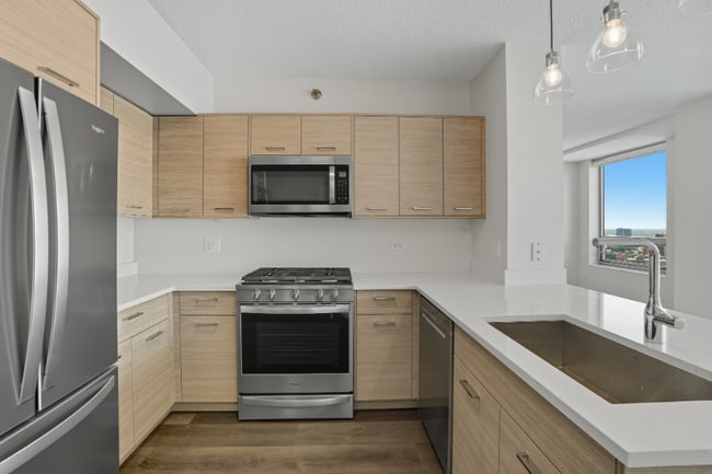 304 N Canal St, Chicago, IL 60606 - photo 2