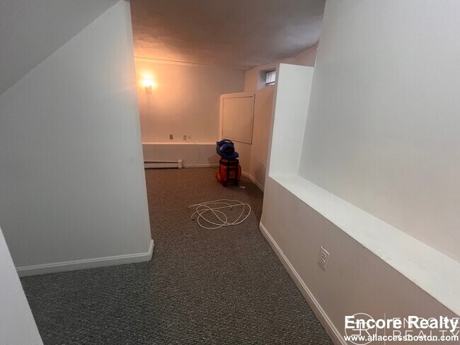 24 St Cyprians Place unit 1R, Boston, MA 02120 - photo 2