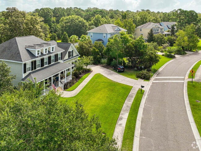 Darrell Creek has many colonial style homes throughout the neighborhood.