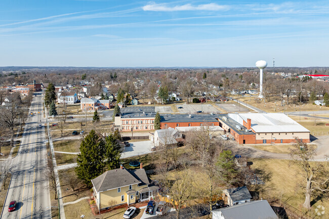 Clinton Middle School is a public middle school in the south side of Clinton.