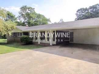 4060 W Stubbs Rd, College Park, GA 30349