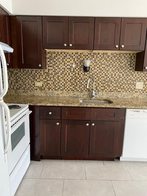 1653 Oakwood Ave unit TWO BEDS, Des Plaines, IL 60016 - photo 2