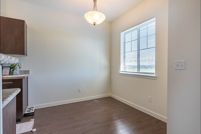 Riverplace Apartment Homes, Independence, OR 97351 - photo 3