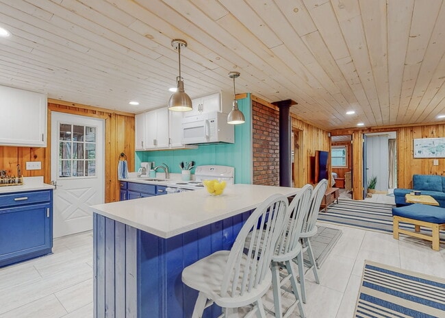 2 Kentwood Rd, Raymond, ME 04071 - photo 3