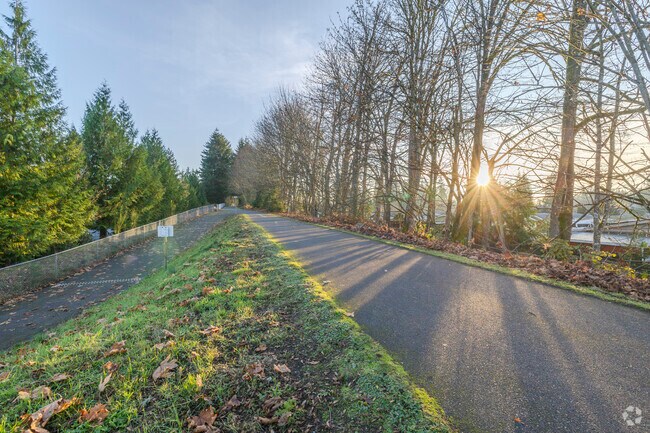 Chehalis Western Trail even offers a dirt path for horses in Lacey WA.