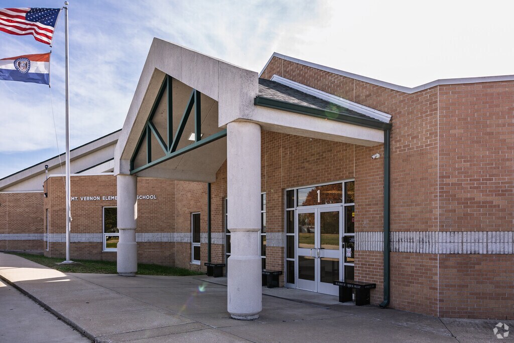 Mount Vernon Elementary School students attend grades Kindergarten through 2nd.