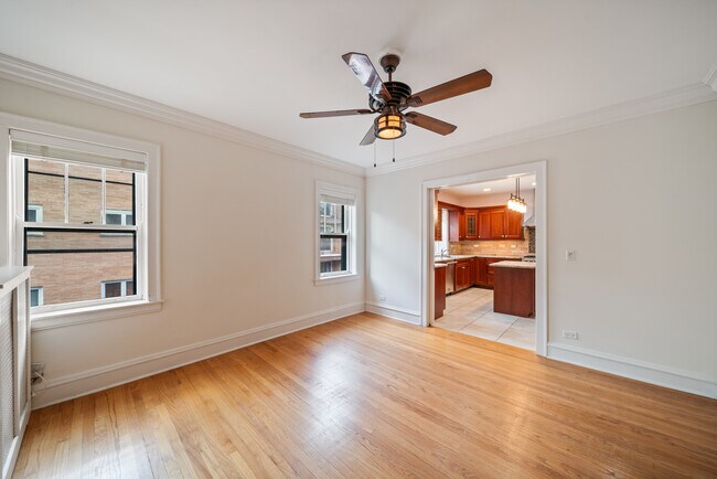 721 Foster St unit 3W, Evanston, IL 60201 - photo 3