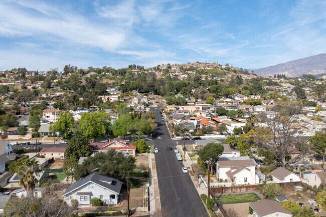 Santa Paula is a small farming community that has many charming residential communities.