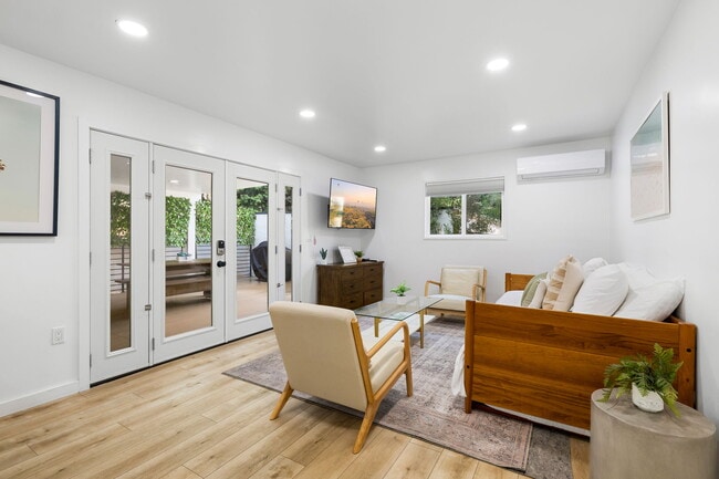 321 N Gertruda Ave unit C, Redondo Beach, CA 90277 - photo 3