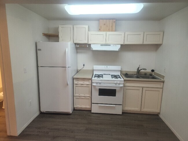 3474 N Brocton Ave unit D, Wasilla, AK 99654 - photo 3