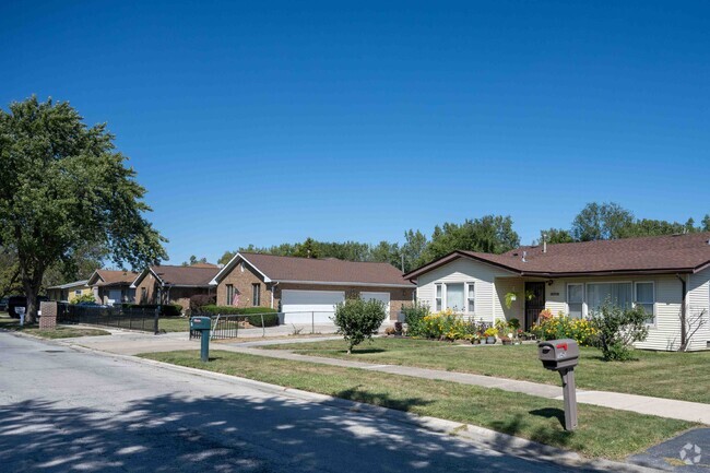 A few beautiful homes nested in Country Aire in the quaint southern suburbs of Markham.