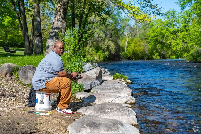 Graftons Lime Kiln Park riverfront acces is perfect for fishermen.