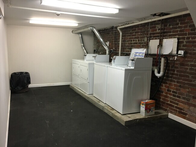 108 Willow St unit 108-01, Cambridge, MA 02141 - photo 3