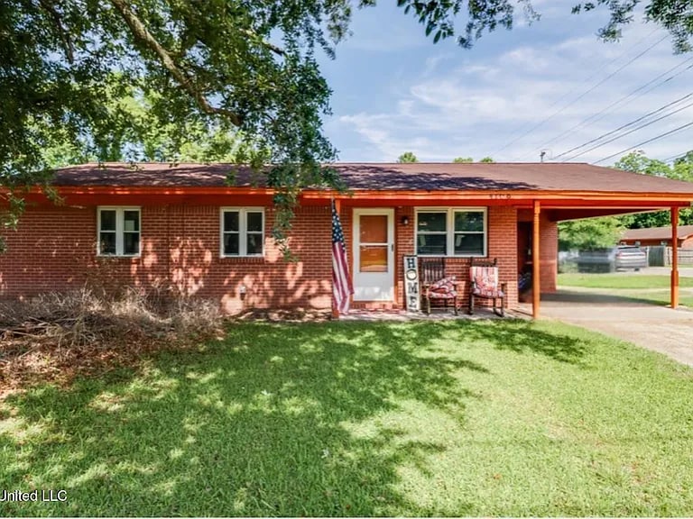 4106 2nd St, Moss Point, MS 39563 - photo 1