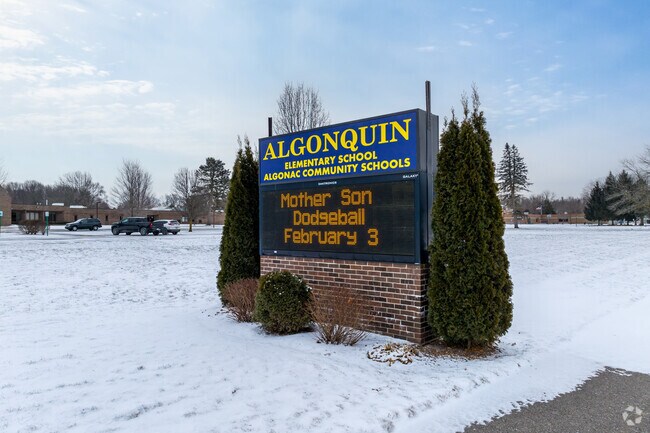 Algonquin Elementary School, Signage.
