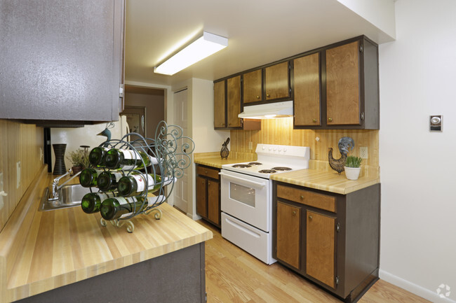 1BR - Kitchen