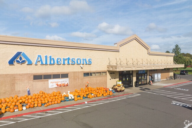 Residents living in the Far West neighborhood of Eugene shop at Albertsons for groceries.