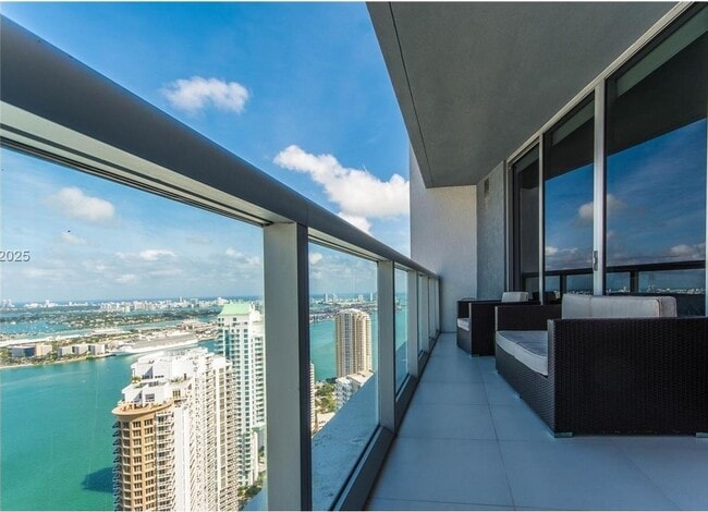 Icon Brickell Tower 2 unit 5008, Miami, FL 33131 - photo 5