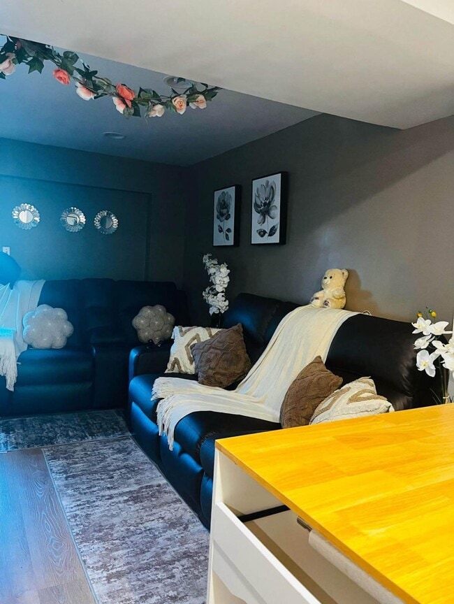 17 Patricia Rd, Patchogue, NY 11772