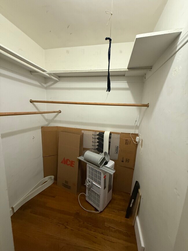 1775 Kelton Ave unit Like a Small House, Los Angeles, CA 90024 - photo 6