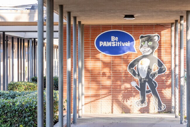 Be PAWsitive at Ernie Pyle Elementary School of Bellflower.