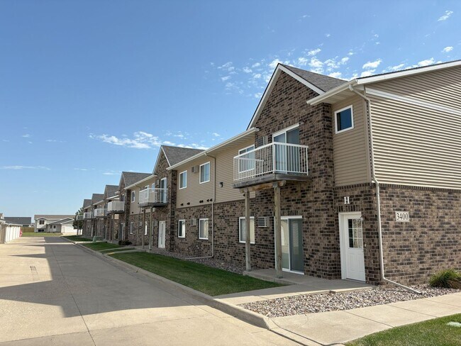 Stonebridge Villas, Minot, ND 58703 - photo 2