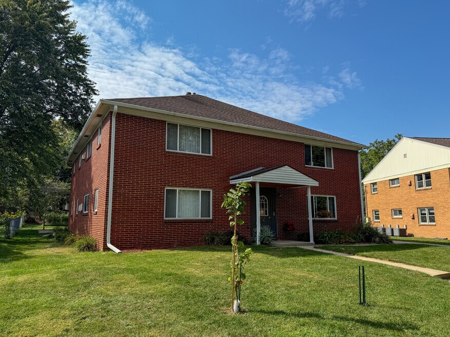 426 Rushmore Ln unit 2, Madison, WI 53711 - photo 1