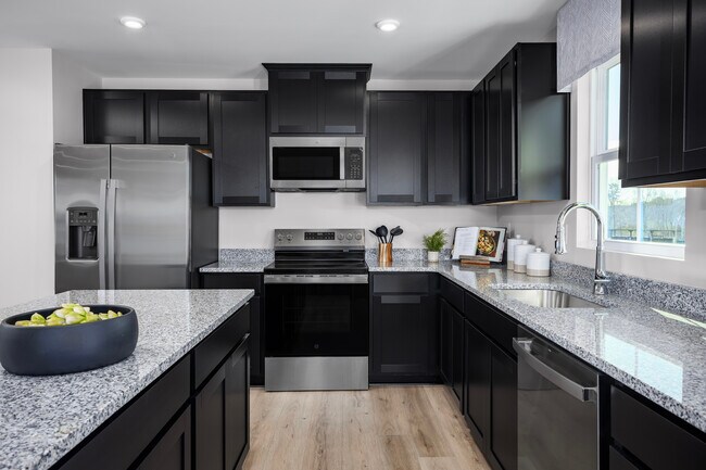 2943 Travis Ln unit 36143617, Prince George, VA 23875 - photo 3