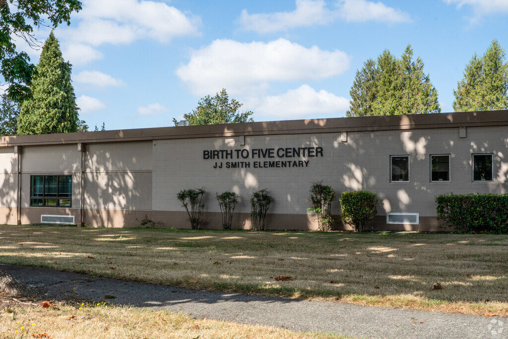 Cascade Independent High School provides education in the neighborhood of 
Enumclaw