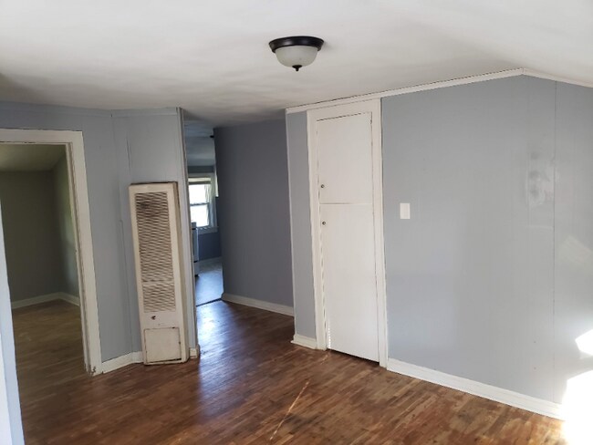 1020 S Pleasant St unit B, Independence, MO 64050 - photo 4