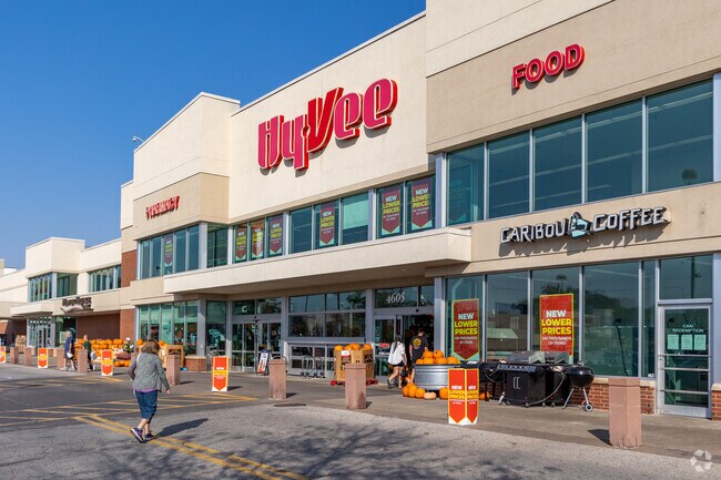 Hy-Vee near Watrous Heights makes stocking up on everyday essentials simple.
